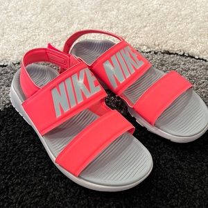 Nike Sandles. Good for the water !